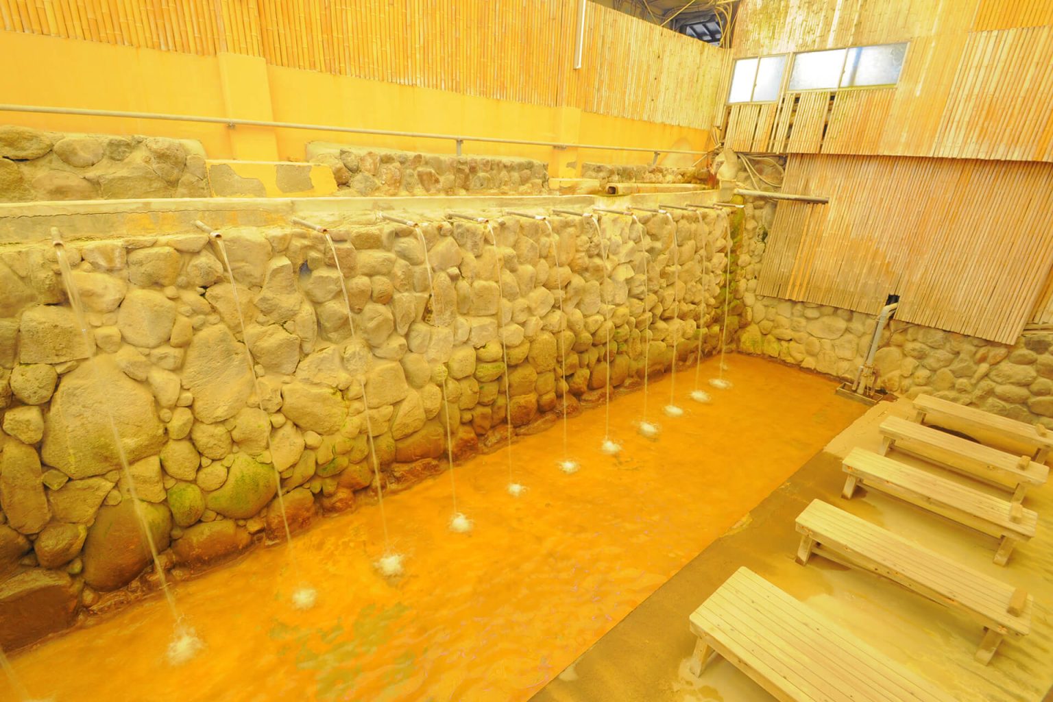 if-you-want-beautiful-skin-then-it-s-hyotan-onsen-enjoy-onsen
