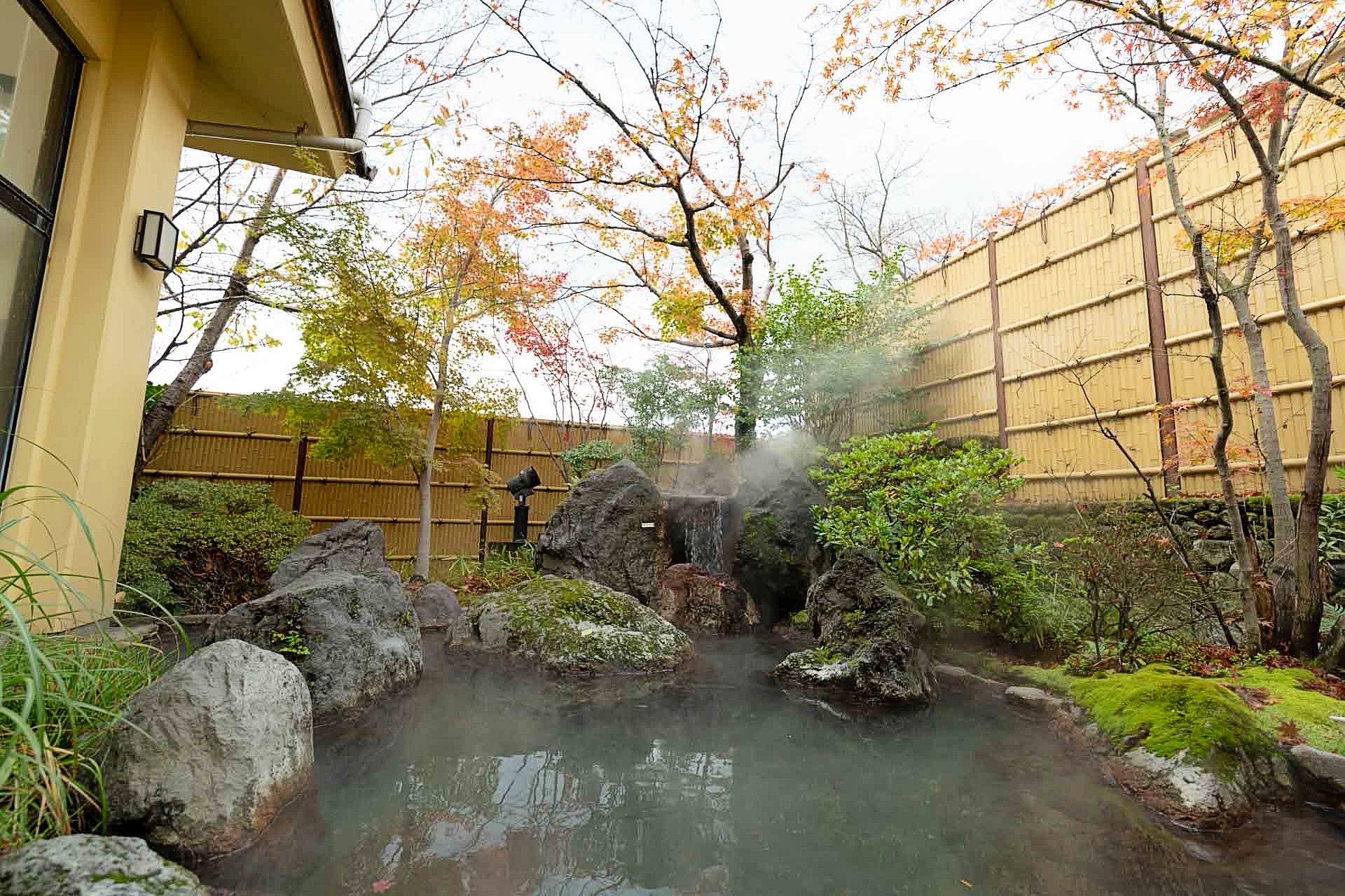 Enjoy Hot Springs Onsen in a MuslimFriendly Way at These Ryokans  Food  Diversitytoday