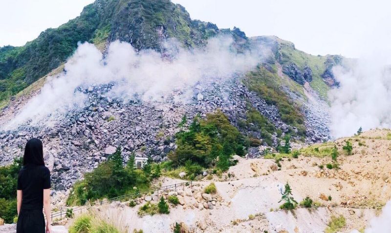 tsukahara volcano crater