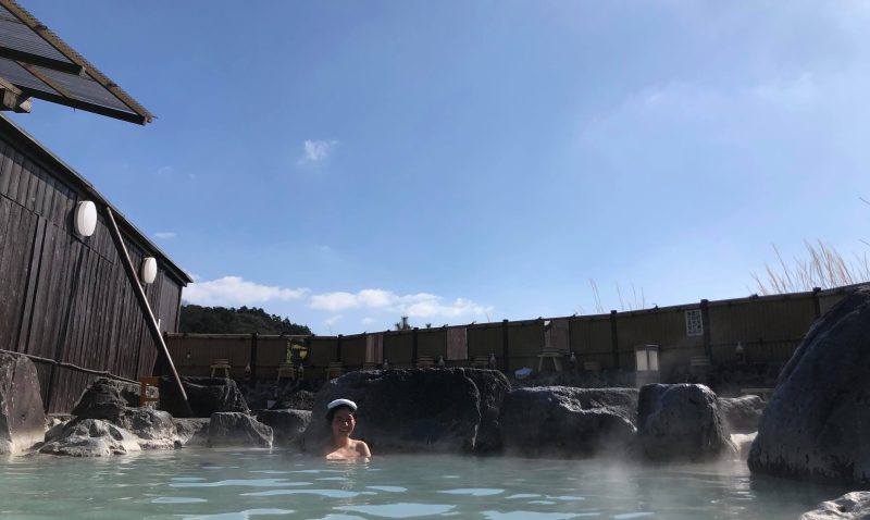 foreign girl in onsen