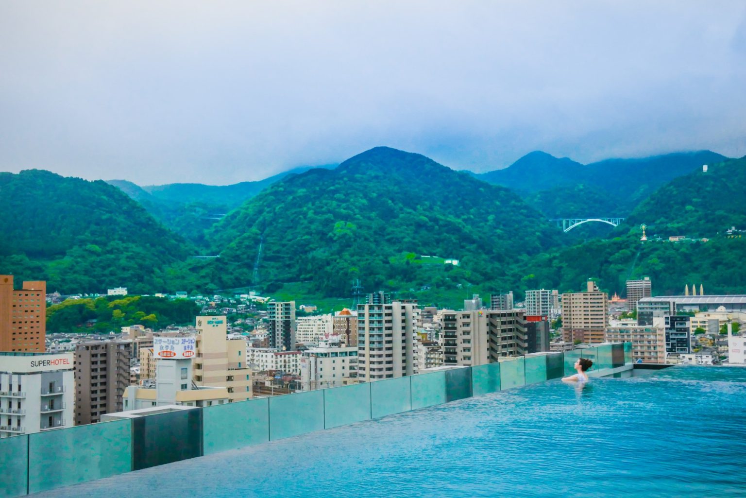 Beppu-amanek-yulare-onsen-infinity-pool-8b - Enjoy Onsen