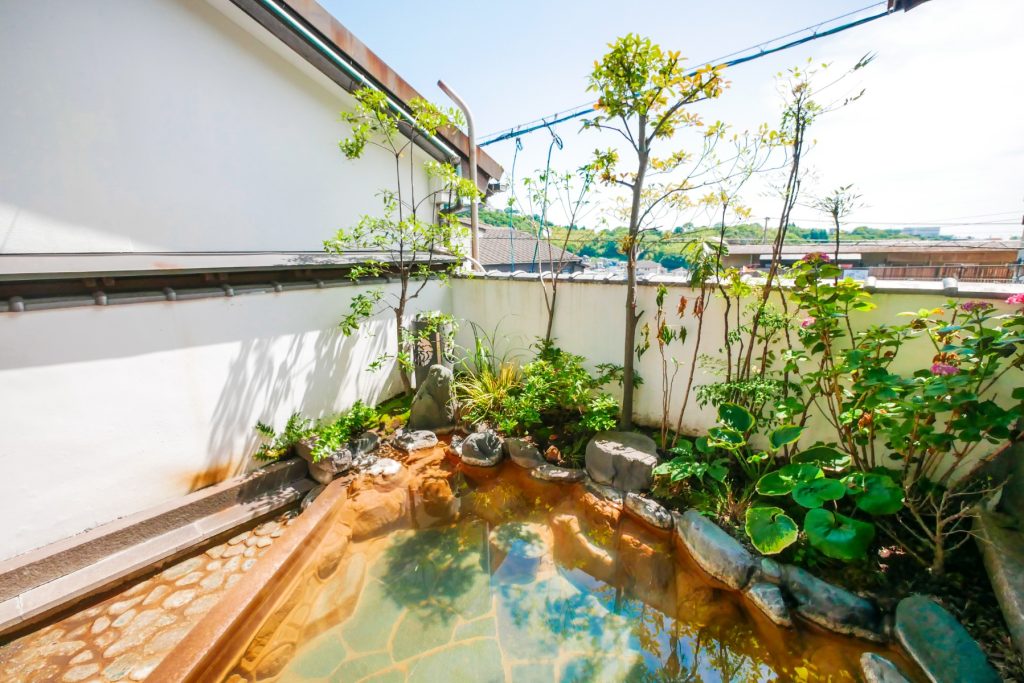 sally garden in yanagiya outdoor onsen beppu