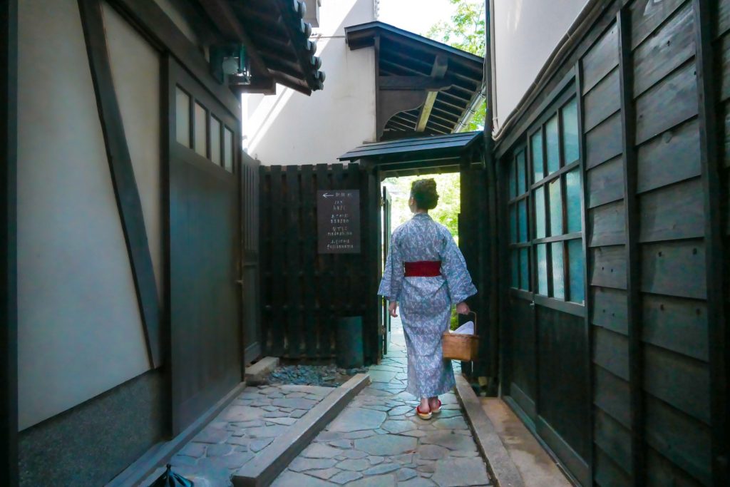 sally garden inn yanagiya beppu onsen yukata